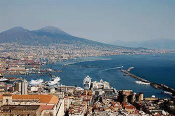 Latt E Liett * Napoli
